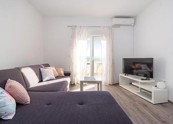 - Starigrad Paklenica-rovanjska, Zadarska Jasenice (Zadar)