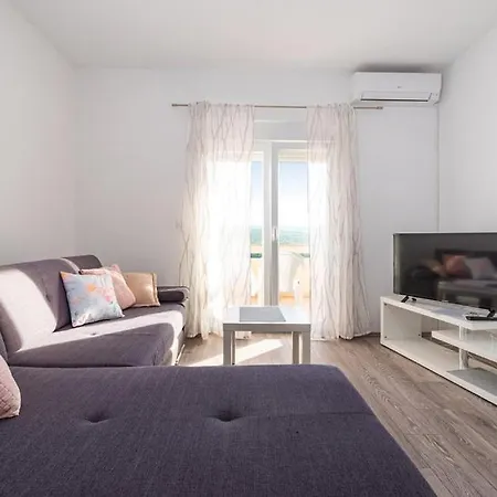 - Starigrad Paklenica-rovanjska, Zadarska Ясенице