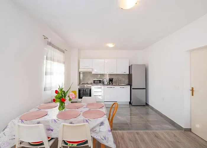 - Starigrad Paklenica-rovanjska, Zadarska Апартаменты