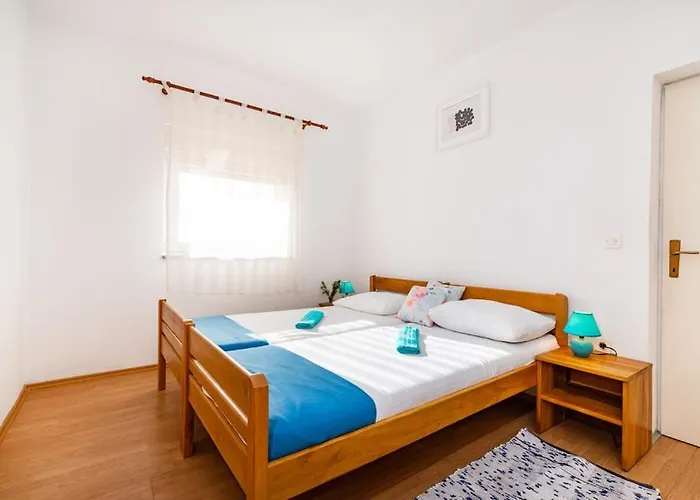 - Starigrad Paklenica-rovanjska, Zadarska Апартаменты